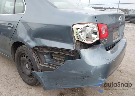 2006 Volkswagen Jetta 2.5 z USA, uszkodzony, nr VIN 3VWRF71K96M745380